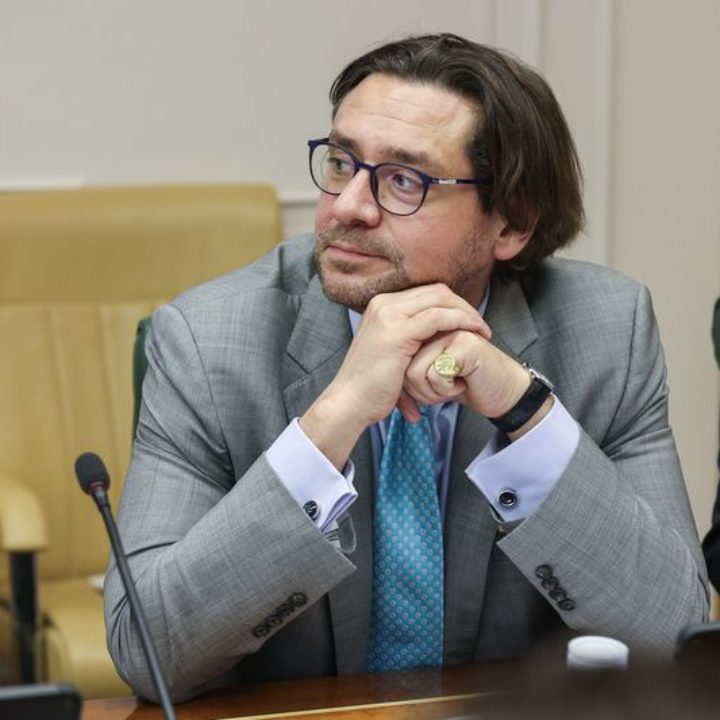 ROUND-TABLE DISCUSSION OF THE FEDERATION COUNCIL COMMITTEE ON CONSTITUTIONAL LEGISLATION AND STATE BUILDING