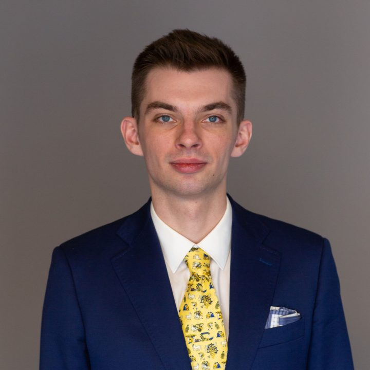 АНТОН МИНАКОВ ДОБИЛСЯ ИЗМЕНЕНИЙ НЕДОСТОВЕРНЫХ СВЕДЕНИЙ О ДОВЕРИТЕЛЕ В МЕЖДУНАРОДНЫХ БАЗАХ ДАННЫХ