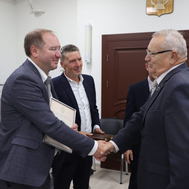 АДВОКАТ ЛЕОНИД КАРПОВ УДОСТОЕН БЛАГОДАРНОСТИ ФЕДЕРАЛЬНОЙ ПАЛАТЫ АДВОКАТОВ РФ